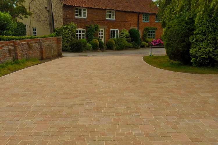 Driveway, Lincoln